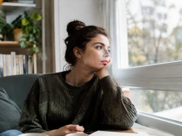 S'ennuyer : définition, causes et bienfaits de l'ennui