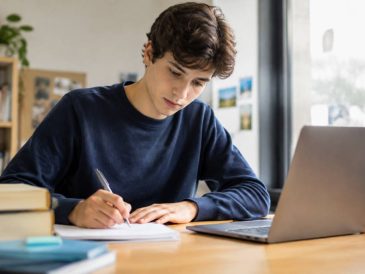Parcoursup : comment préparer le dossier au mieux pour réussir ses vœux